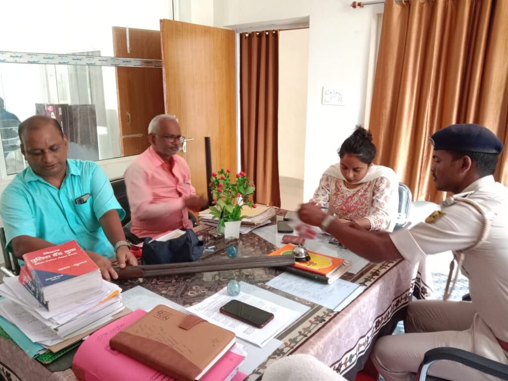 अग्नेयस्त्र एवं शस्त्र पर धारित अनुज्ञप्ति का हुआ भौतिक सत्यापन शिवाजीनगर समस्तीपुर