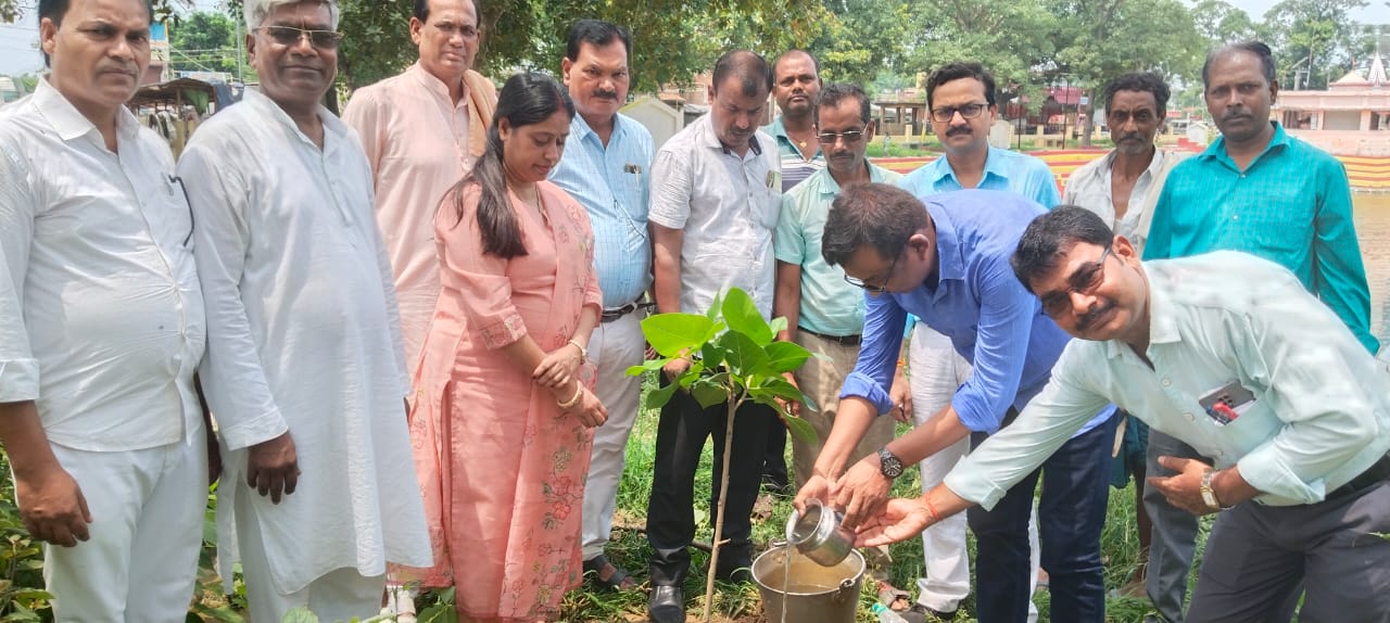 शिवाजीनगर में जॉइंट सेक्रेटरी ने छात्र-छात्राओं को बताया सफलता का विकल्प मेहनत ।