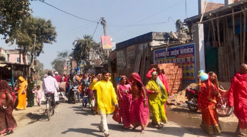 डुमरा मोहन गांव में गूंजा 'हर हर महादेव', सवा लाख पार्थिव शिवलिंग पूजन सम्पन्न