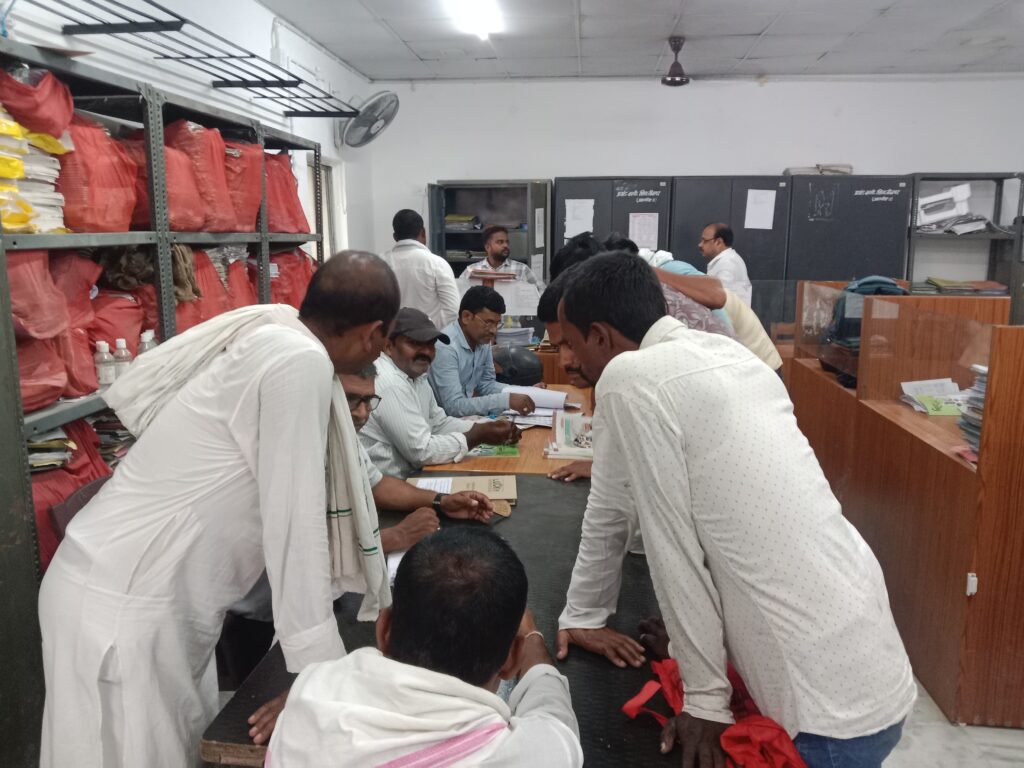 पंचायत उपचुनाव: नामांकन के चौथे दिन सरपंच समेत तीन पदों के लिए दाखिल हुए पर्चे पंचायत उपचुनाव: नामांकन के चौथे दिन सरपंच समेत तीन पदों के लिए दाखिल हुए पर्चे