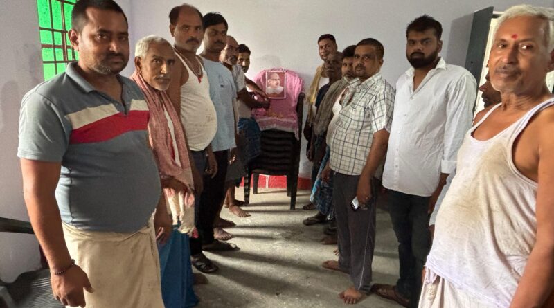 करियन में भाजपा कार्यकर्ताओं ने श्यामा प्रसाद मुखर्जी की पुण्यतिथि मनाई, बलिदान को किया नमन