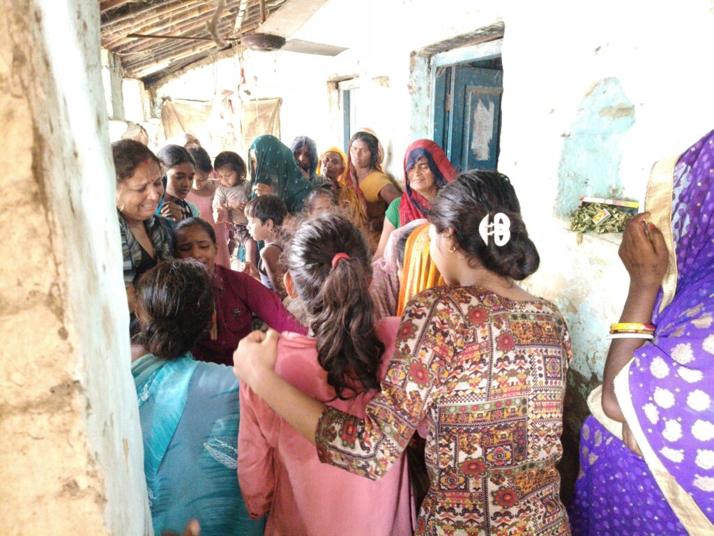 खेत में ठनका गिरने से किसान की मौत, परिवार में मचा कोहराम