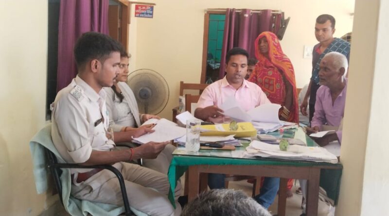 शिवाजीनगर में जनता दरबार में तीन भूमि विवाद मामलों का निष्पादन