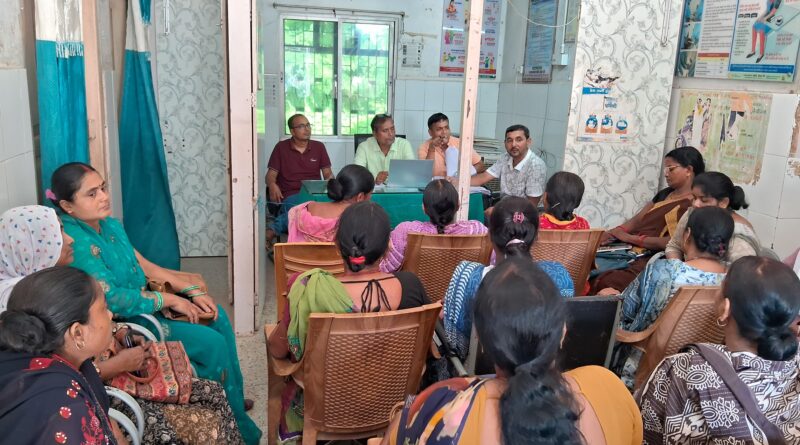 शिवाजीनगर PHC में साप्ताहिक समीक्षा बैठक: गर्भवती महिलाओं व बच्चों की बेहतर देखभाल पर हुई चर्चा