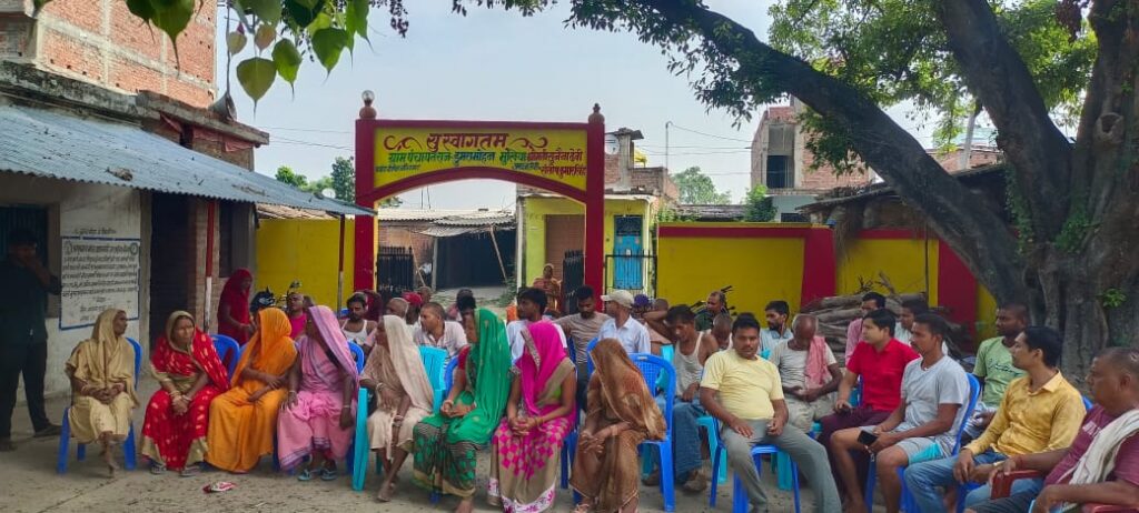 गांव में शराबबंदी को लेकर ग्रामीणों की बैठक, प्रशासन से सख्त कार्रवाई की मांग गांव में शराबबंदी को लेकर ग्रामीणों की बैठक, प्रशासन से सख्त कार्रवाई की मांग