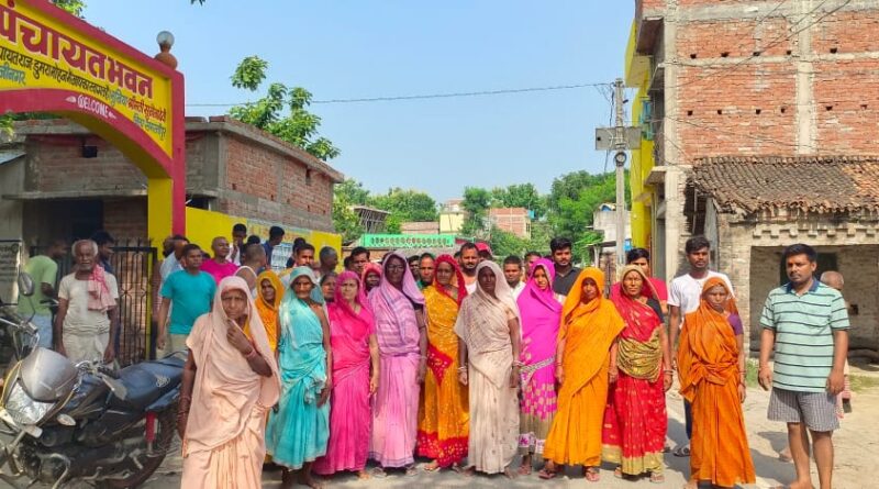 गांव में शराबबंदी को लेकर ग्रामीणों की बैठक, प्रशासन से सख्त कार्रवाई की मांग