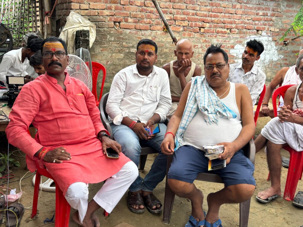 रामभद्रपुर में ढाई लाख पार्थिव शिवलिंग की भव्य पूजा, श्रद्धालुओं ने किया जलाभिषेक