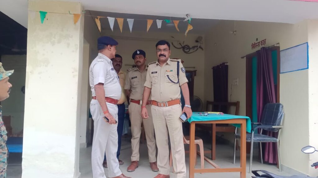 शिवाजीनगर थाने का औचक निरीक्षण: डीएसपी ने दिए अपराध नियंत्रण के निर्देश