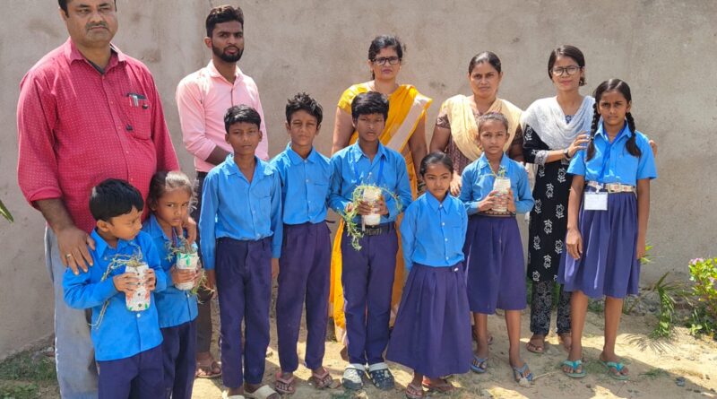 प्राथमिक विद्यालय पुरन्दाही में ‘एक पेड़ मां के नाम’ अभियान के तहत 80 पौधे रोपे गए