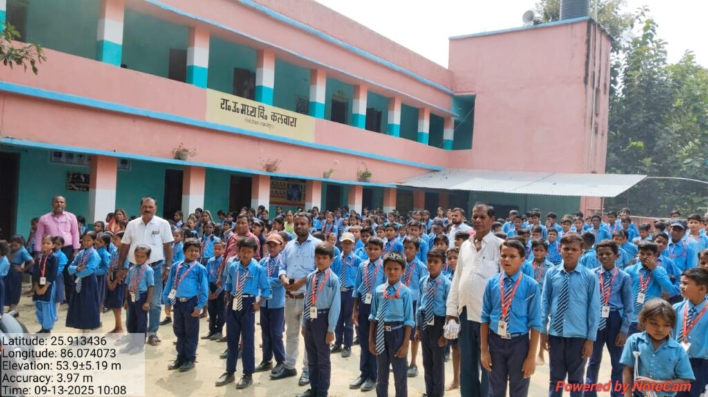 स्कूलों में गूंजे सुरक्षा के सबक: 'सुरक्षित शनिवार' के तहत बच्चों ने सीखे सड़क और रेल सुरक्षा के गुर स्कूलों में गूंजे सुरक्षा के सबक: 'सुरक्षित शनिवार' के तहत बच्चों ने सीखे सड़क और रेल सुरक्षा के गुर