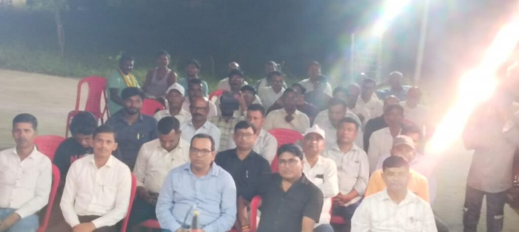 मतदाता सूची पुनरीक्षण में उत्कृष्ट कार्य के लिए 54 कर्मी सम्मानित, बीडीओ बोले- "बिहार में टॉप 10 में है हमारा प्रखंड" मतदाता सूची पुनरीक्षण में उत्कृष्ट कार्य के लिए 54 कर्मी सम्मानित, बीडीओ बोले- "बिहार में टॉप 10 में है हमारा प्रखंड"