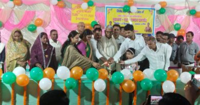 मतदाता सूची पुनरीक्षण में उत्कृष्ट कार्य के लिए 54 कर्मी सम्मानित, बीडीओ बोले- "बिहार में टॉप 10 में है हमारा प्रखंड" मतदाता सूची पुनरीक्षण में उत्कृष्ट कार्य के लिए 54 कर्मी सम्मानित, बीडीओ बोले- "बिहार में टॉप 10 में है हमारा प्रखंड"