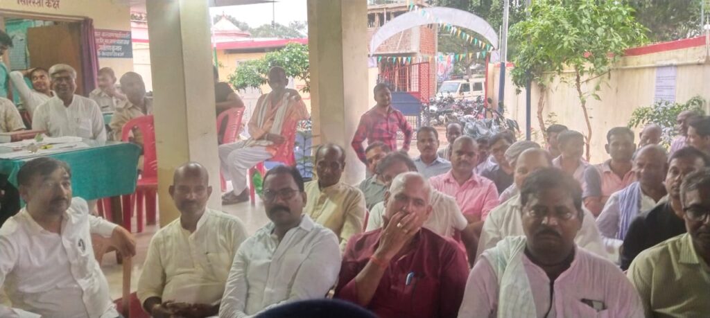 शिवाजीनगर में शांति समिति की बैठक संपन्न, दुर्गा पूजा में बार बालाओं के नाच और डीजे पर पूर्ण प्रतिबंध शिवाजीनगर में शांति समिति की बैठक संपन्न, दुर्गा पूजा में बार बालाओं के नाच और डीजे पर पूर्ण प्रतिबंध