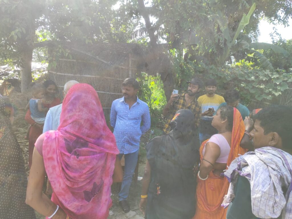 शिवाजीनगर पहुंचा कांग्रेस का 'हर घर अधिकार यात्रा' रथ, चुनावी गारंटियों से जनता को किया उत्साहित शिवाजीनगर पहुंचा कांग्रेस का 'हर घर अधिकार यात्रा' रथ, चुनावी गारंटियों से जनता को किया उत्साहित