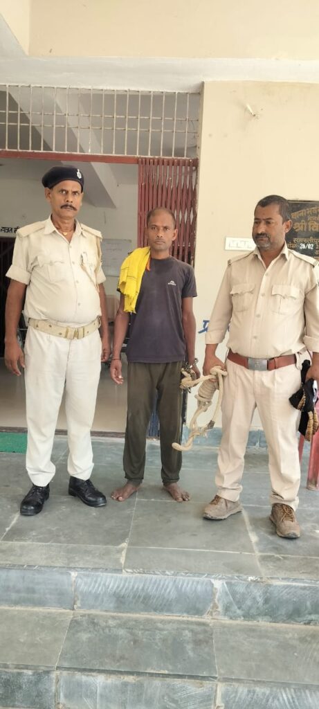 शराबबंदी कानून का उल्लंघन: हथौड़ी पुलिस ने पियक्कड़ को दूसरी बार किया गिरफ्तार, भेजा जेल शराबबंदी कानून का उल्लंघन: हथौड़ी पुलिस ने पियक्कड़ को दूसरी बार किया गिरफ्तार, भेजा जेल