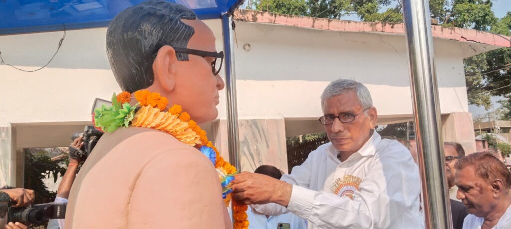 49 वर्षों का इंतजार खत्म: शिवाजीनगर RKMGG कॉलेज में पहली बार मना स्थापना दिवस, सेवानिवृत्त कर्मियों एवं विधवाओं के लिए ऐतिहासिक पेंशन योजना की घोषणा 49 वर्षों का इंतजार खत्म: शिवाजीनगर RKMGG कॉलेज में पहली बार मना स्थापना दिवस, सेवानिवृत्त कर्मियों एवं विधवाओं के लिए ऐतिहासिक पेंशन योजना की घोषणा