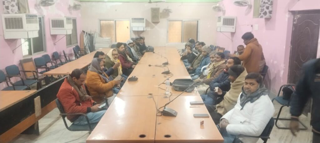 शिवाजीनगर में खाद की कालाबाजारी पर एक्शन मोड में प्रशासन: प्रखंड प्रमुख और बीएओ की दो टूक- ‘ज्यादा दाम वसूला तो खैर नहीं’ शिवाजीनगर में खाद की कालाबाजारी पर एक्शन मोड में प्रशासन: प्रखंड प्रमुख और बीएओ की दो टूक- ‘ज्यादा दाम वसूला तो खैर नहीं’