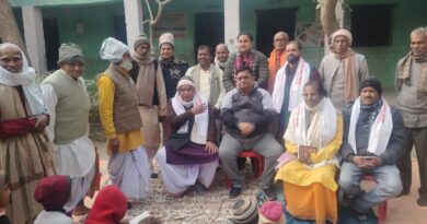 गुरु स्मरण से सिद्ध होता है संकल्प: गुरुकुल आश्रम में सत्यम चालीसा पाठ और महावीर ध्वजारोहण का भव्य आयोजन