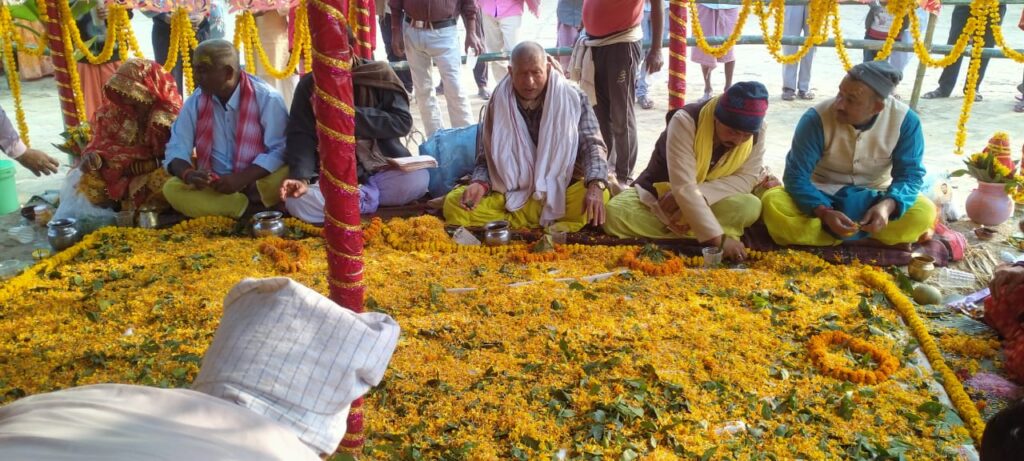 शिवाजीनगर: रमौल में सवा लाख पार्थिव शिवलिंगों की पूजा, 5000 श्रद्धालुओं के जयकारों से गूंजा क्षेत्र