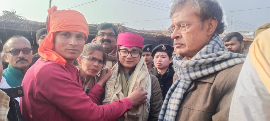 शहरू गांव में भव्य सार्वजनिक बम पूजा का आयोजन, स्थानीय मुखिया विधायक सांसद शांभवी चौधरी सहित कई जनप्रतिनिधियों ने किया आगमन शहरू गांव में भव्य सार्वजनिक बम पूजा का आयोजन, स्थानीय मुखिया विधायक सांसद शांभवी चौधरी सहित कई जनप्रतिनिधियों ने किया आगमन