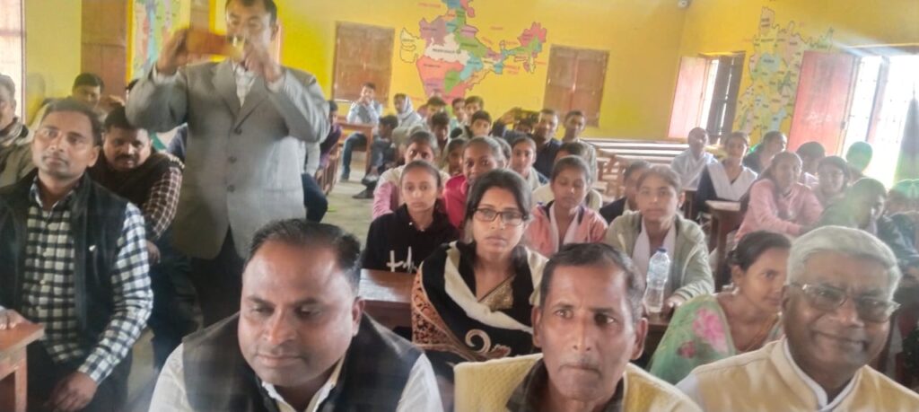 शिवाजीनगर में राष्ट्रीय युवा दिवस पर मेधावी छात्र सम्मानित, सामाजिक मुद्दों पर हुई सार्थक परिचर्चा