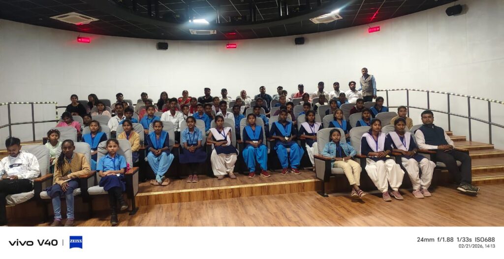 मुख्यमंत्री परिभ्रमण योजना के अंतर्गत शंकरपुर उच्च माध्यमिक विद्यालय के छात्र-छात्राओं का पटना शैक्षणिक भ्रमण