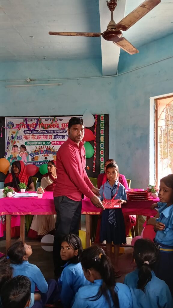 बाल मेले में बच्चों ने दिखाई प्रतिभा, नामांकन को लेकर जागरूकता अभियान