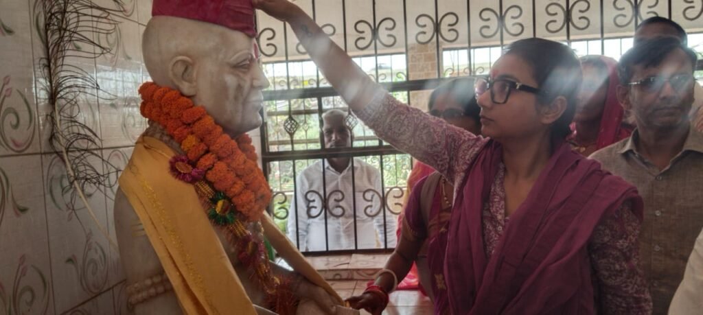 स्थानीय सांसद सांभवी चौधरी डॉ. कलाम फाउंडेशन फॉर रूरल डेवलपमेंट सह पब्लिक लाइब्रेरी में आगमन