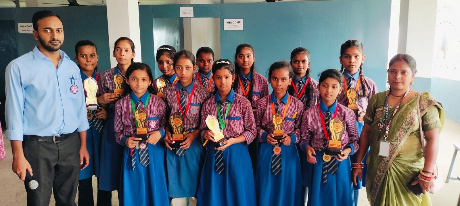 होली पार्क स्कूल बहेड़ी में भव्य सम्मान समारोह आयोजित