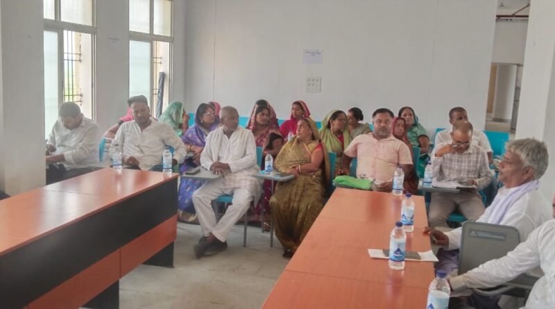 पंचायत समिति की बैठक में नल-जल, स्वास्थ्य सेवाओं और अवैध वसूली का मुद्दा गरमाया