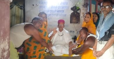 गुरु पूर्णिमा पर रन्ना मठ में उमड़ी श्रद्धा की भीड़, महंत रामायणी रामकृष्ण दास से लिया आशीर्वाद