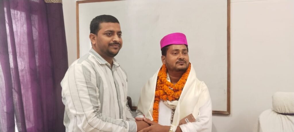 शिवाजीनगर को मिले नए बीडीओ: वीरेन्द्र कुमार सिंह ने संभाला प्रभार, विकास योजनाओं की समीक्षा कर दिए पारदर्शी व समयबद्ध कार्य के निर्देश