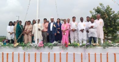 स्वतंत्रता दिवस पर प्रखंड क्षेत्र में शान से लहराया तिरंगा, सरकारी-गैर सरकारी संस्थानों में हुआ ध्वजारोहण