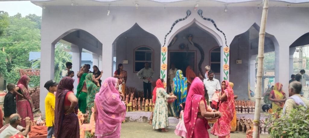 शिवाजीनगर में हर्षोल्लास और शांतिपूर्ण माहौल में संपन्न हुआ नाग पंचमी मेला, सावन की पहली सोमवारी पर उमड़ी श्रद्धालुओं की भीड़ शिवाजीनगर में हर्षोल्लास और शांतिपूर्ण माहौल में संपन्न हुआ नाग पंचमी मेला, सावन की पहली सोमवारी पर उमड़ी श्रद्धालुओं की भीड़