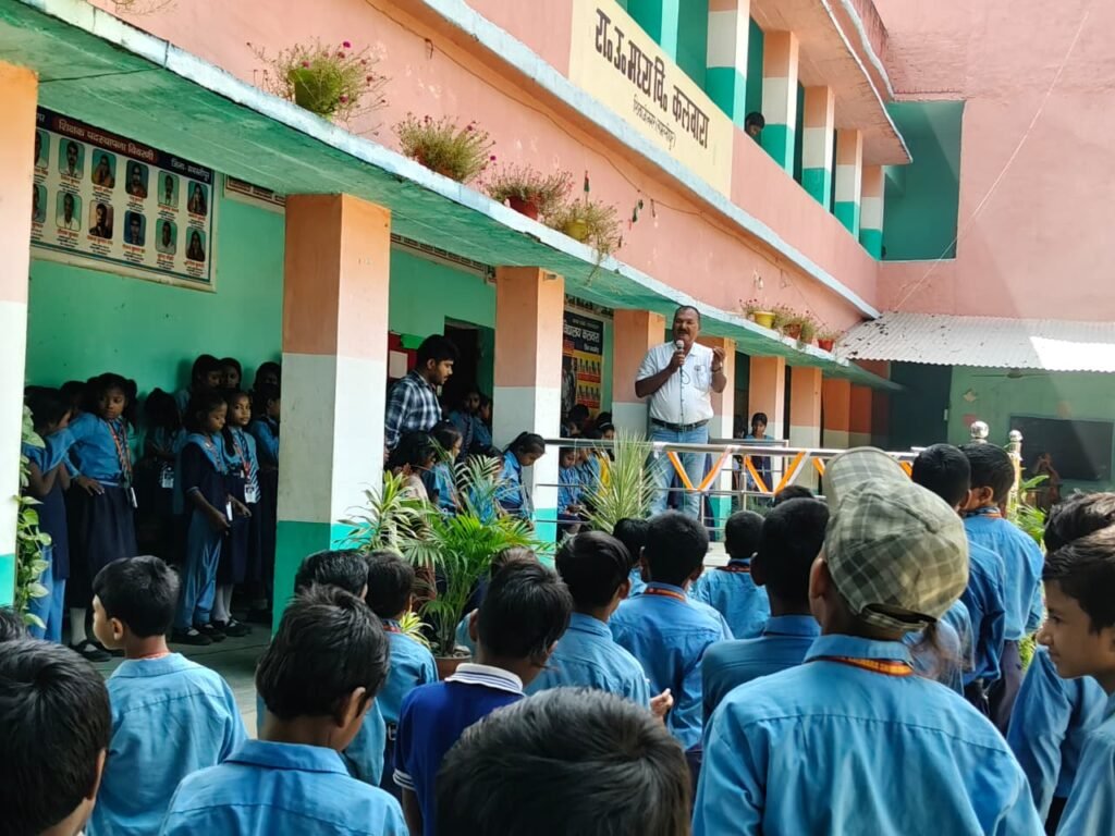 यूएमएस कलवारा में सुरक्षित शनिवार के तहत सड़क और रेल सुरक्षा पर जागरूकता कार्यक्रम यूएमएस कलवारा में सुरक्षित शनिवार के तहत सड़क और रेल सुरक्षा पर जागरूकता कार्यक्रम